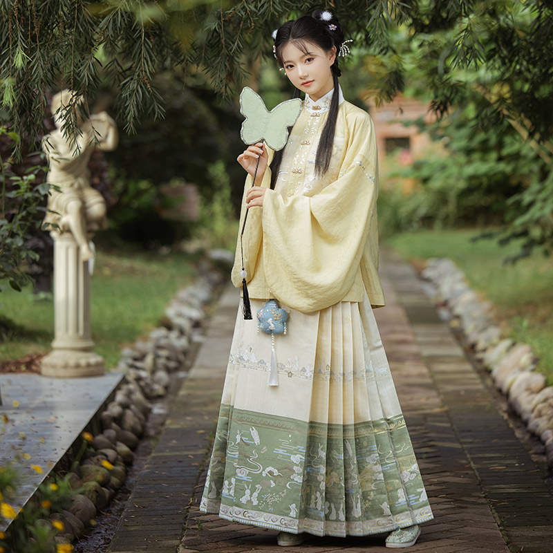 重回汉唐溶溶月竖领对襟袄明制汉服女秋冬穿孔收腰新国风马面裙,淘宝优惠券,粉丝福利购,淘宝优惠卷