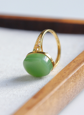 欣赏。18K金粉青碧玉戒指 新中式金镶玉首饰节日送礼物。