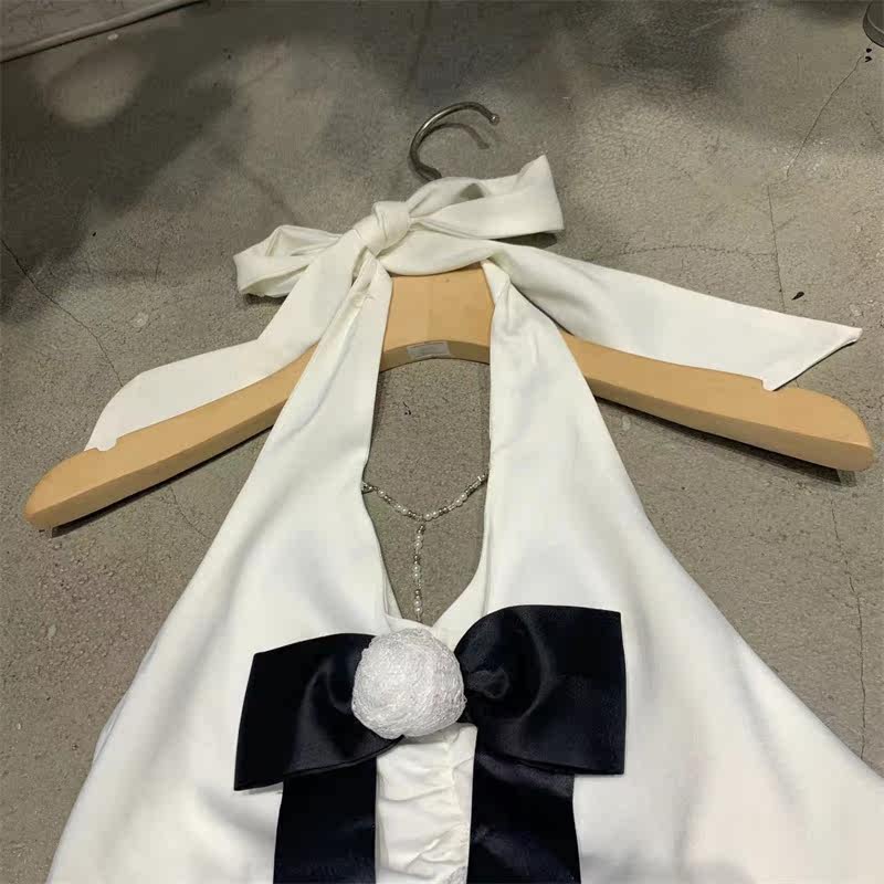 纯欲风辣妹气质V领立体花朵挂脖绑带背心女蕾丝拼接下摆短款上衣,淘宝优惠券,粉丝福利购,淘宝优惠卷