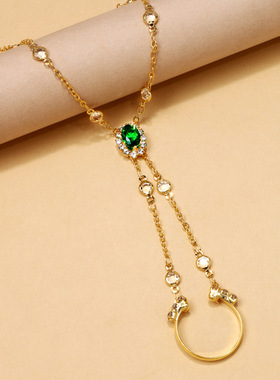 速卖通新款复古绿水钻手链女简约小众设计感戒指指环一体连指手链