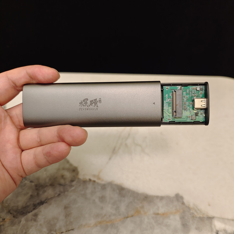 高性能NVMe M.2SSD移动固态硬盘盒1T 2T 4TB兼容 iPhone 17P/PM - 图0