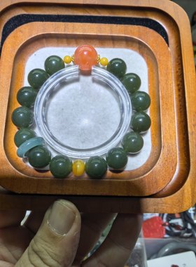 （金标022)天然和田玉湖水绿手串12mm配南红原168元