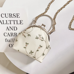 复古蕾丝刺绣小包