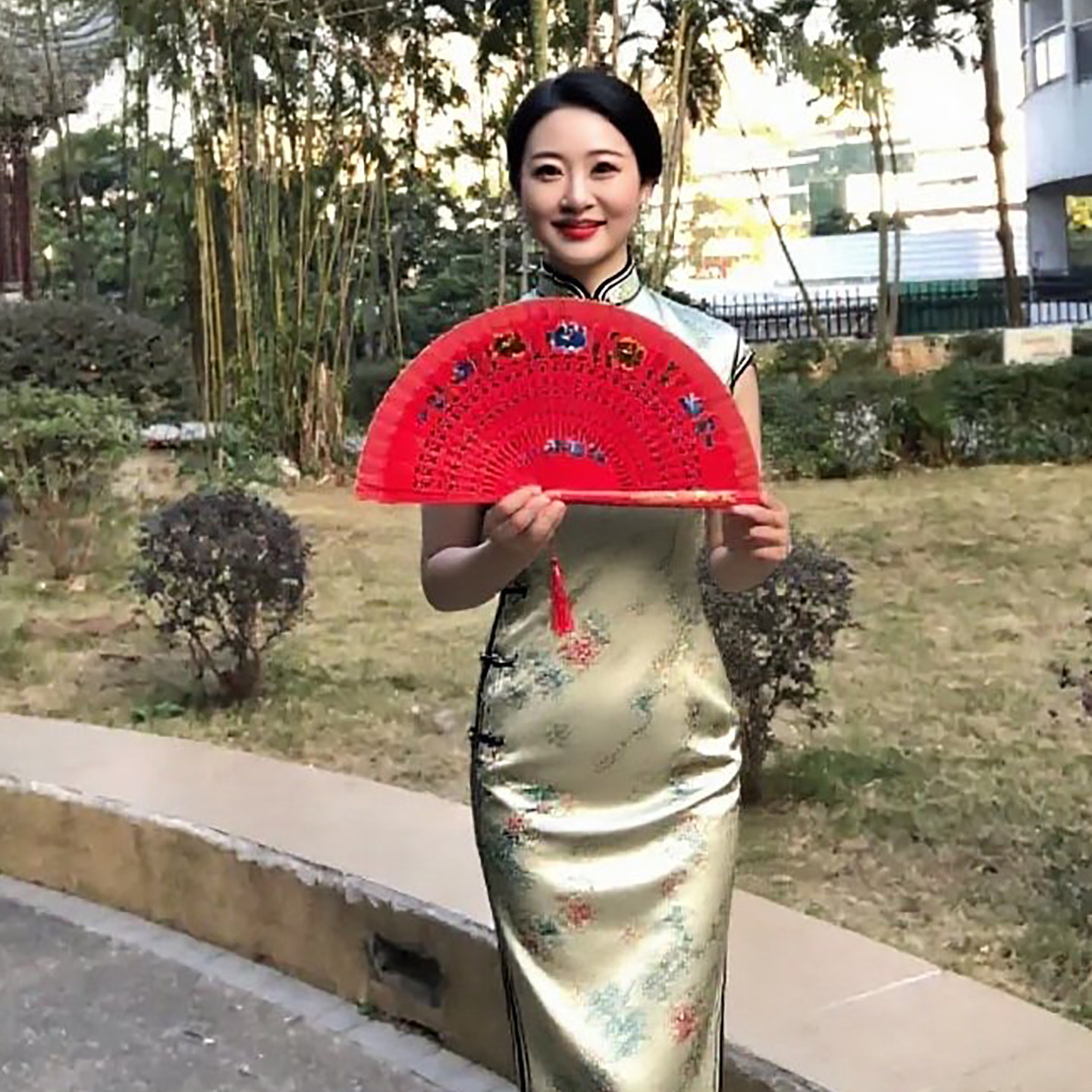 纯红色古风旗袍扇模特走秀扇子折扇西班牙舞蹈双面扇,淘宝优惠券,粉丝福利购,淘宝优惠卷