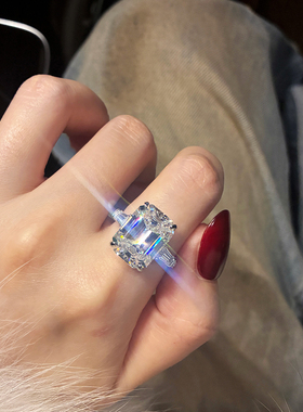 巨闪长方形宝塔钻戒大冰糖戒指女