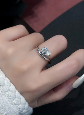 时髦港风2克拉钻石戒指女士