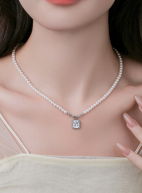 轻奢精致小米珠方形锆石项链