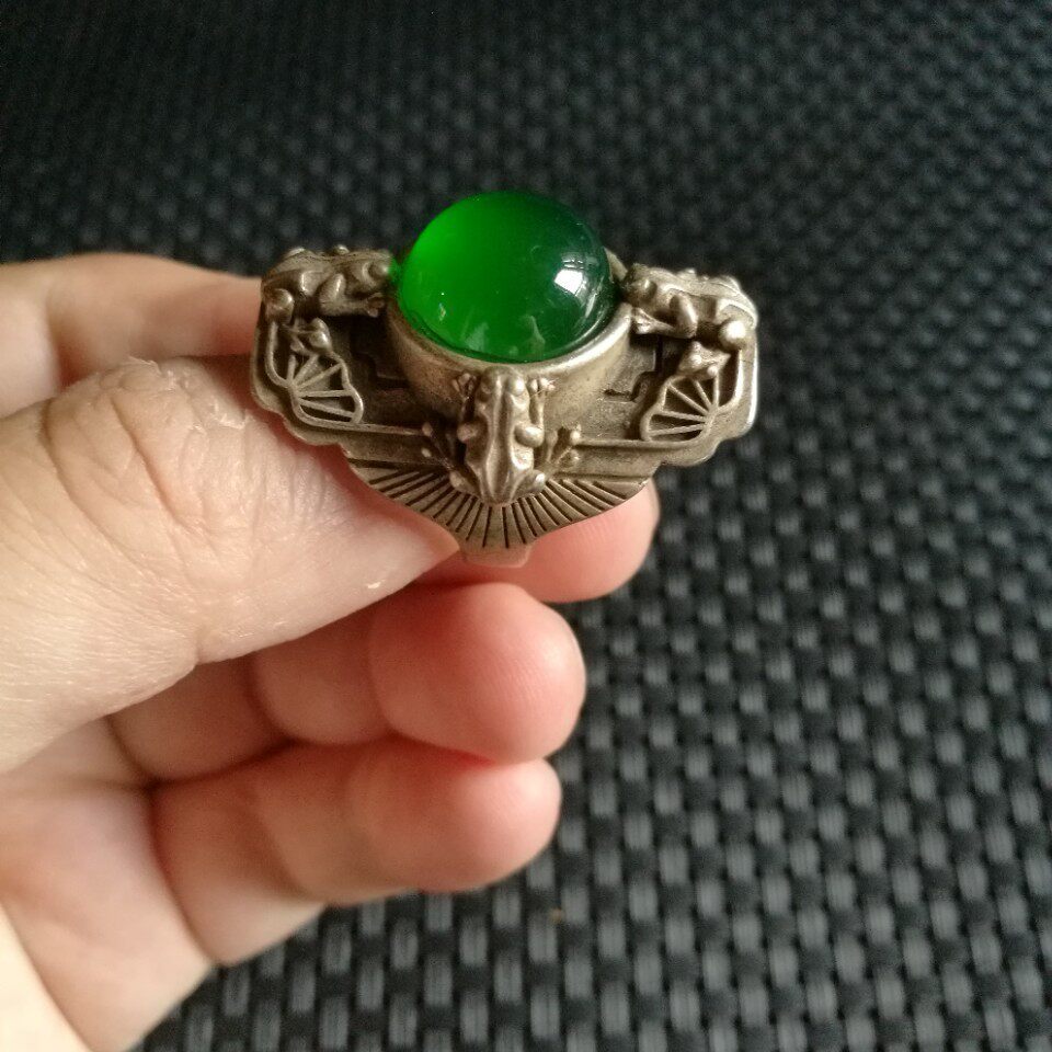 Antique collection vintage old silver inlaid with chrysoprase agate ring Miao silver living ring