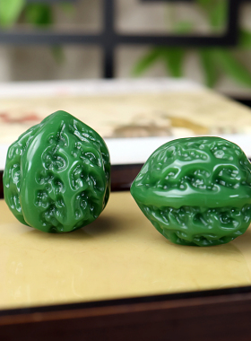 天然新疆和田玉核桃手把件