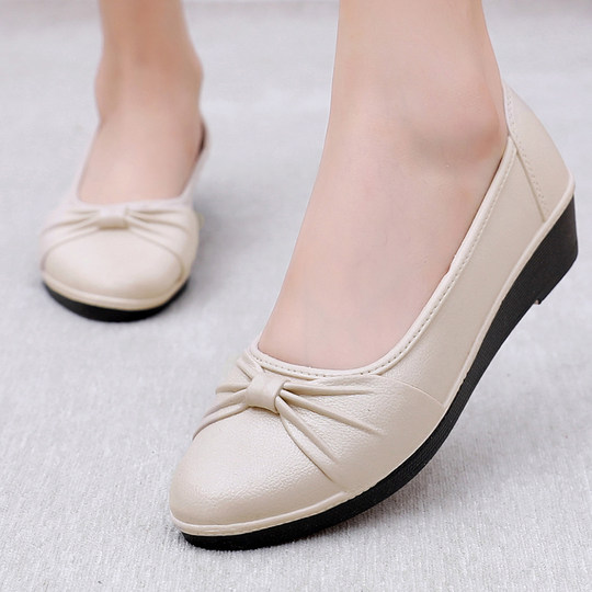 Fashionable flat-soled women's four-season waterproof and anti-slip rain boots