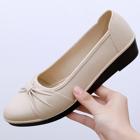 Fashionable flat-soled women's four-season waterproof and anti-slip rain boots