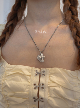 匡舟本色 个性复古黑哥特 甜酷少女十字架雕刻爱心花边 吊坠项链