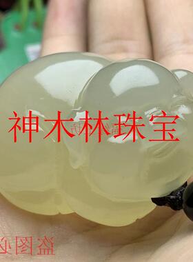 高端和田玉青白玉福气玉猪发财猪玉手把件纳福生肖猪玉石挂件饰品