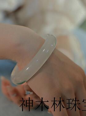 和田玉手镯女新疆白玉镯子天然冰种飘花圆条天山翠玉镯闺蜜美人条