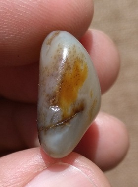 新疆和田玉黄皮白玉籽料原石手链