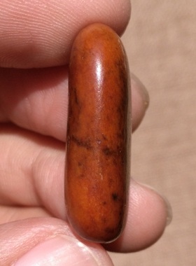 新疆和田玉黄沁籽料原石吊坠