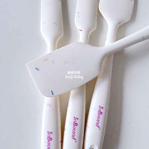 出加拿大 特价微瑕品一体式硅胶刮刀蛋糕刮板奶油抹刀烘焙工具 - 图1