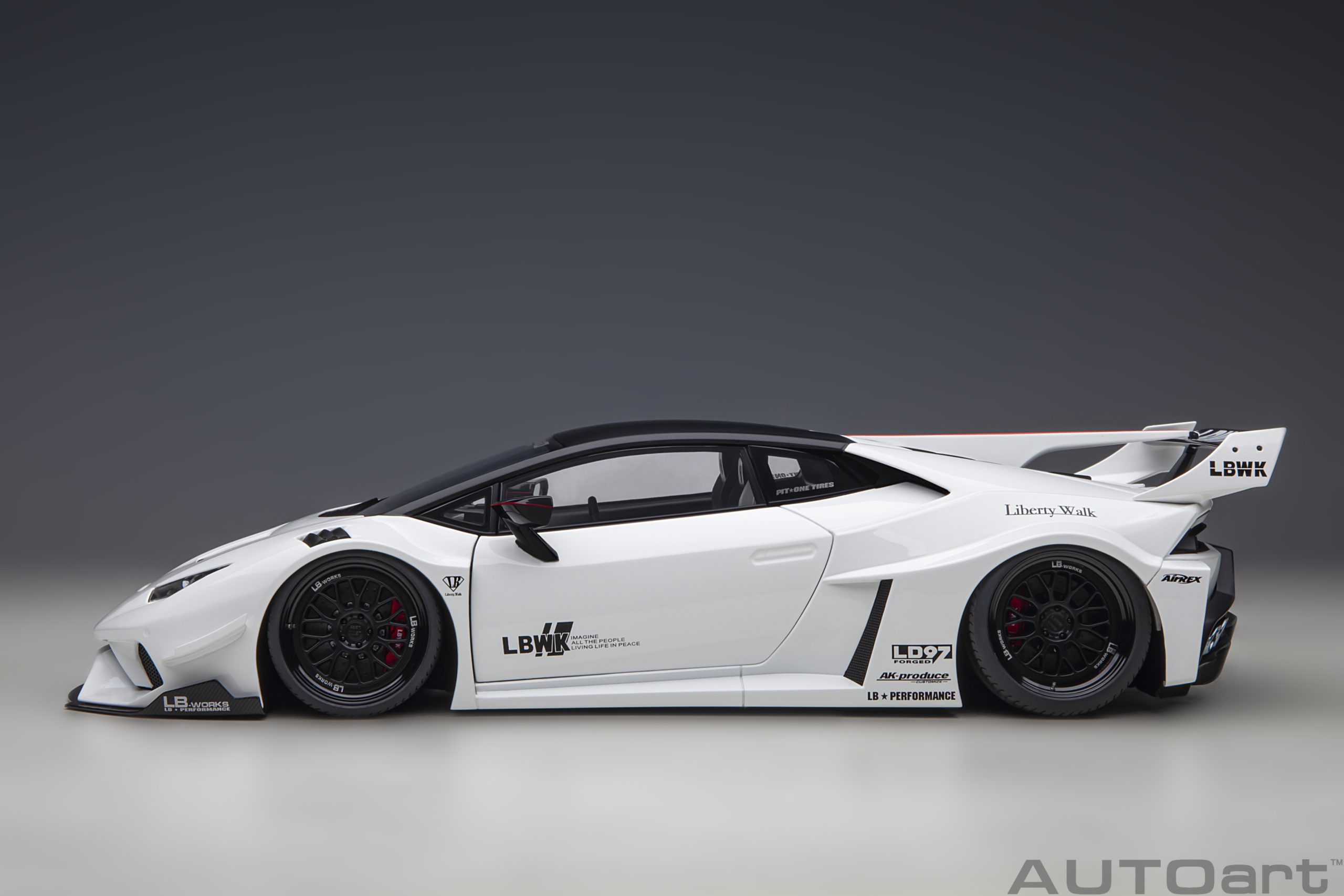 奥拓AUTOart1:18 兰博基尼 LIBERTY WALK LB  HURACAN GT汽车模型 - 图3