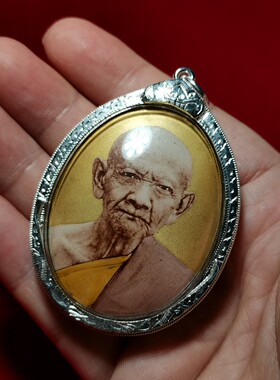 七象之力泰国佛牌 龙婆洪龙婆宏 2530年 理事版locket自身 19尊