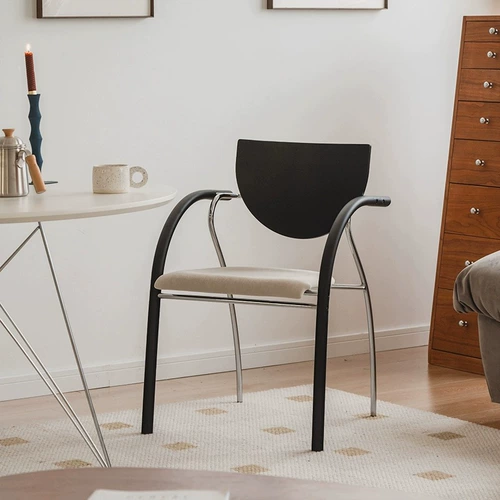 Северный европейский средний председатель Сестрал Стул Простой роскошный Семейный Семейный обратный обратный обратный кафе с железным ретро -макияжем для переговоров о стульев