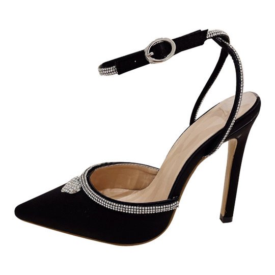 Tacones altos de niña francesa con punta puntiaguda y pedrería en liquidación