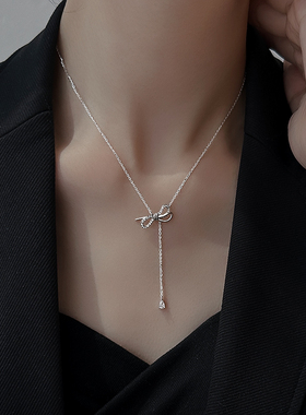 银奥十字链女蝴蝶结项链