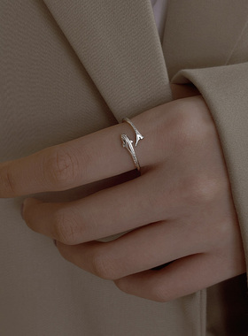 925纯银海豚戒指女小众设计鱼尾食指戒素圈时尚个性开口戒子尾戒
