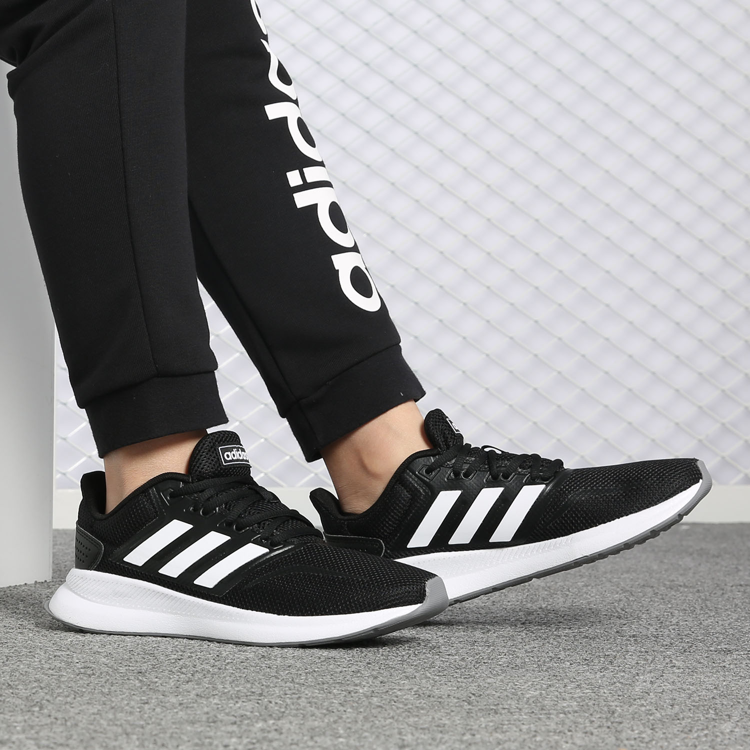 Adidas/阿迪达斯正品新款RUNFALCON女子休闲运动跑步鞋F36218 - 图0