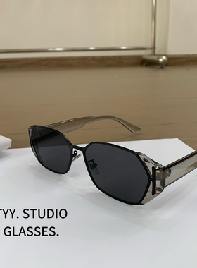 墨镜女欧美显瘦老钱风