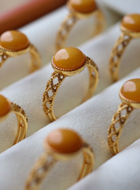 天然蜜蜡老蜡馒头戒指 S925银镶嵌蜜蜡鸡油黄圆形戒指