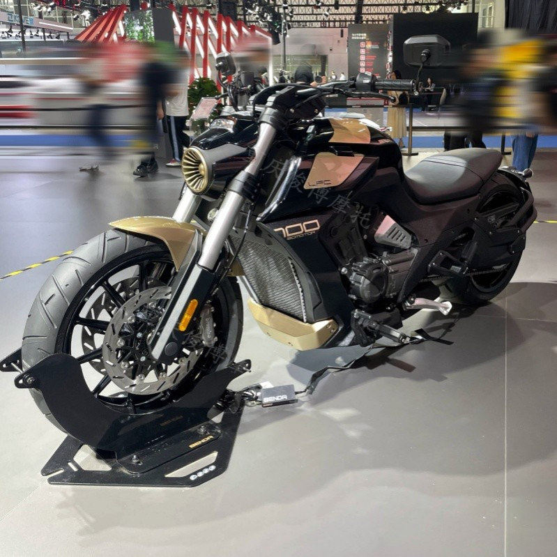 奔达LFC燎700pro版四缸水冷太子摩托车巡航长途大排量重机可上牌,淘宝优惠券,粉丝福利购,淘宝优惠卷