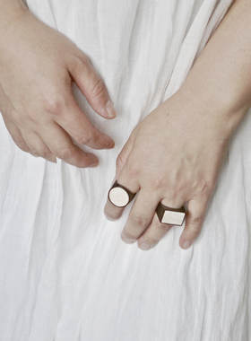 几何黑白镶嵌高级简洁风吸睛戒指