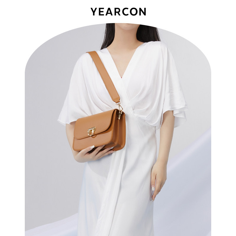 意尔康小方包女百搭2022新款斜挎包 意尔康箱包小方包