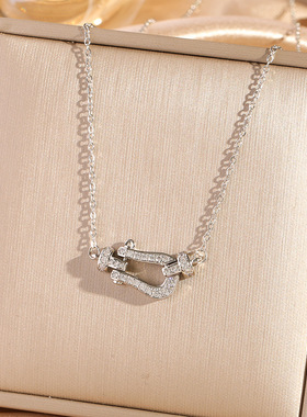 跨境热买马蹄扣钛钢项链女微镶满钻轻奢小众个性百搭锁骨链网红款