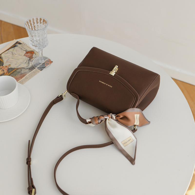 小众设计包包女2025新款高级感洋气手提小方包百搭复古单肩斜挎包,淘宝优惠券,粉丝福利购,淘宝优惠卷