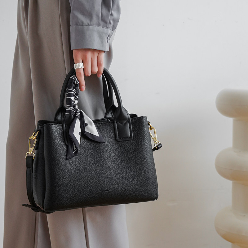 小众设计包包女2025新款手提包大容量妈妈包高级感单肩斜挎通勤包,淘宝优惠券,粉丝福利购,淘宝优惠卷