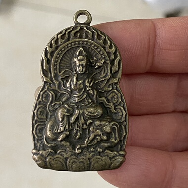 仿古藏式观音菩萨挂件黄铜微雕铜佛牌佛像坠护身铜钥匙扣古玩铜像