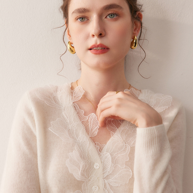 法式轻奢风V领山羊绒开衫女V领蕾丝绣花针织毛衣宽松显瘦羊毛外套 - 图2