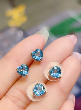 18K金天空蓝托帕石爱心耳钉，2克拉一对 单边一克拉 净体