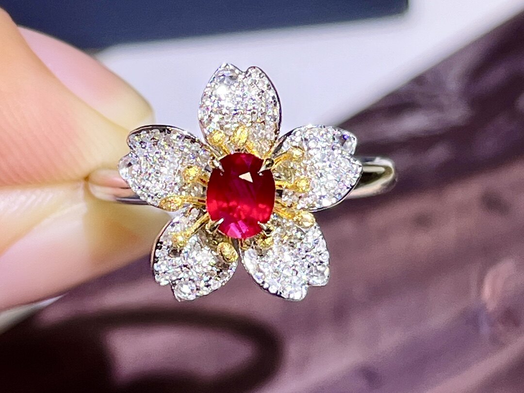 Main stone 0.58ct 18K gold natural unburned ruby ring with diamond 0.37ct total weight 3.7g 14.5 yards