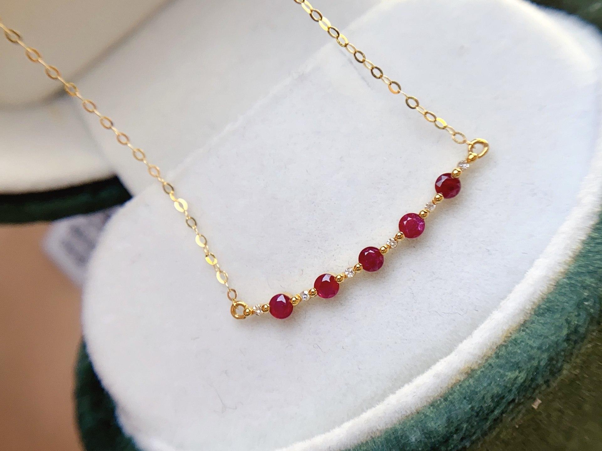 18k金天然红宝石锁骨链，总重：2.11g，主石：1.80ct，附权威证书,淘宝优惠券,粉丝福利购,淘宝优惠卷