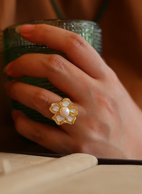 s925银镶天然白贝+珍珠戒指