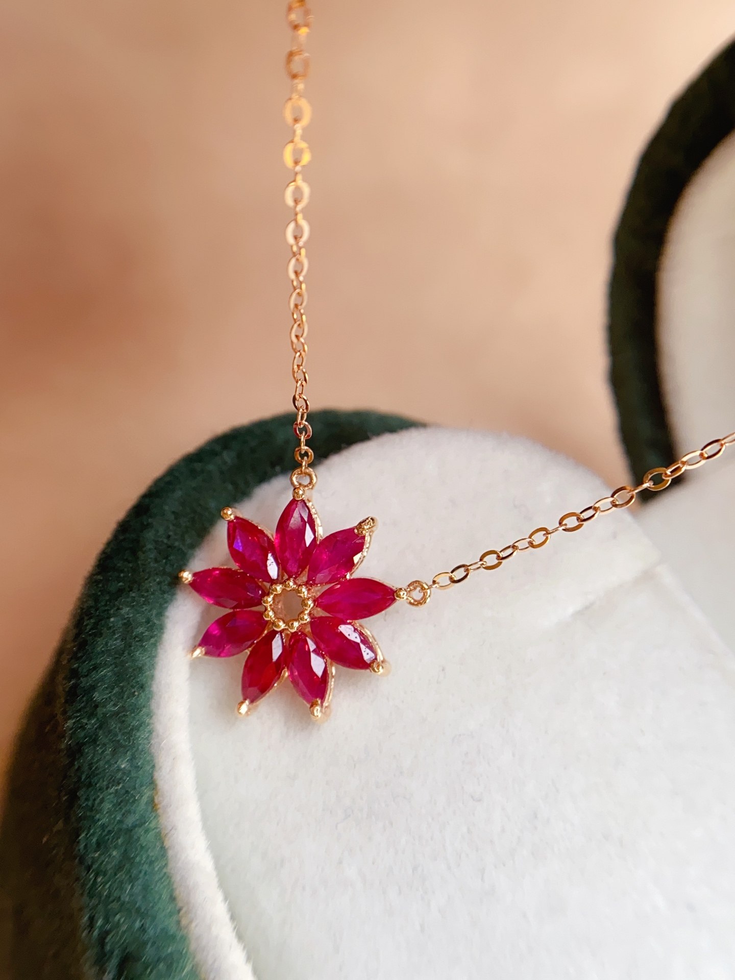 18k金天然红宝石锁骨链，总重：2.11g，主石：1.80ct，附权威证书,淘宝优惠券,粉丝福利购,淘宝优惠卷