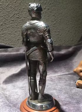 汉威金属骑士摆件未开刃