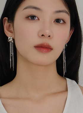 设计师款不规则金属褶皱流苏耳环女精致闪亮长耳坠清冷高级耳饰潮