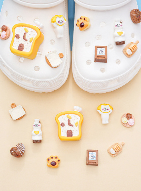 原创洞洞鞋配饰猫咪吐司鞋花立体食玩鞋扣鞋面装饰配件适配crocs
