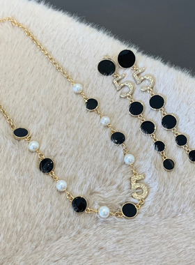 黄铜小香风格网络网红珐琅黑金短项链复古圆牌颈链5号珍珠choker