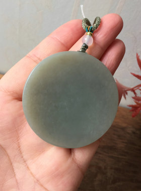 天然新疆和田玉青白玉观音雕刻牌