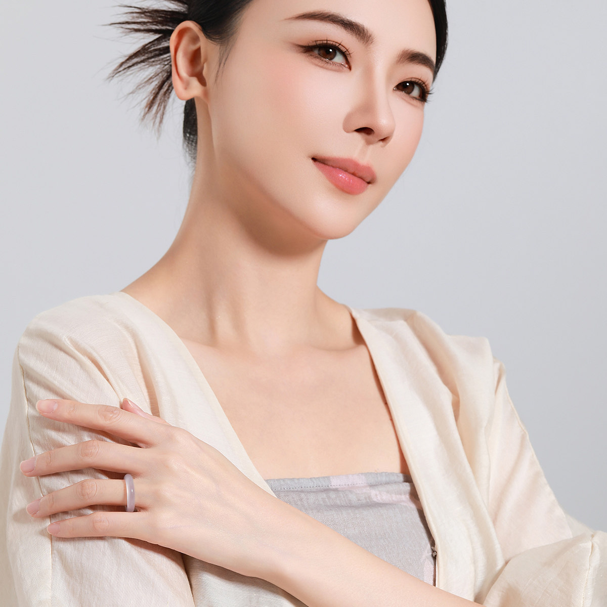 Mengjinyuan natural lychee jelly chalcedony ring
