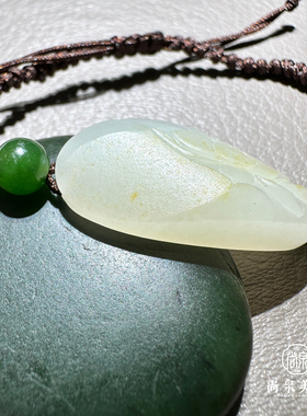 新疆和田玉籽料白玉莲花手牌手饰海派玉雕工艺原创设计手工雕精品